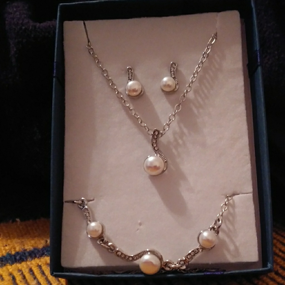 Pearl set